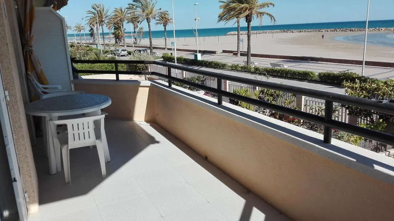 Apartment Apartamento Primera Linea De Mar, Cunit