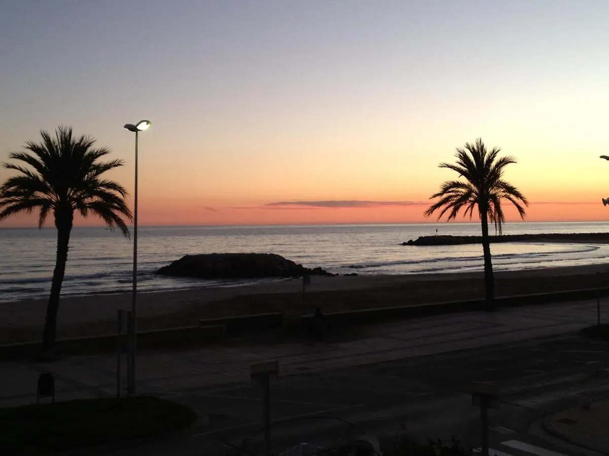 Apartamento Primera Linea De Mar, 커닛 0*,